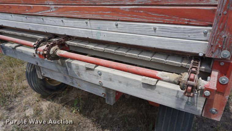 image for item DD7751 Gehl BU910 silage wagon