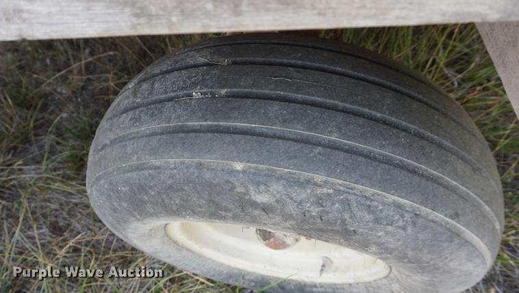 image for item DD7751 Gehl BU910 silage wagon