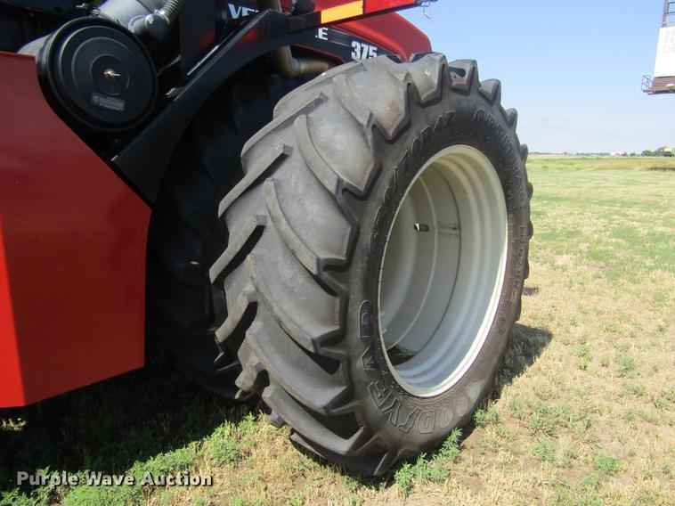 image for item DD8828 2011 Versatile 375 4WD tractor