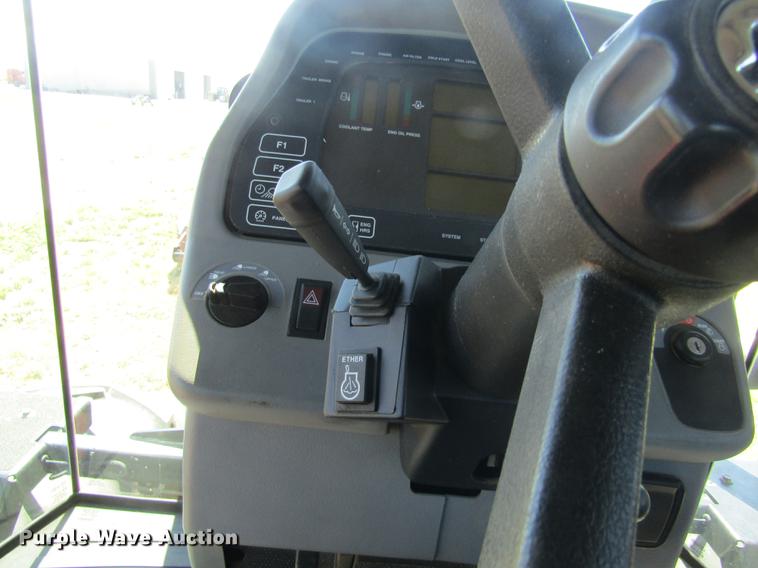 image for item DD8828 2011 Versatile 375 4WD tractor