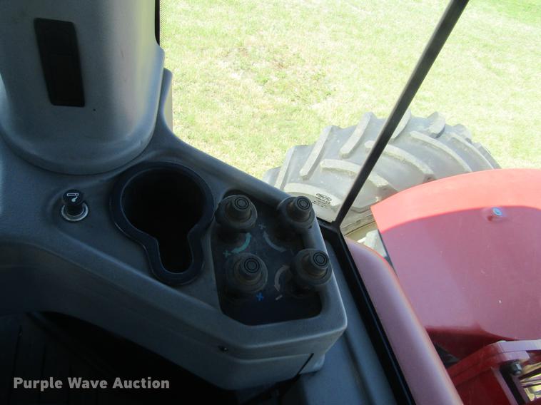 image for item DD8828 2011 Versatile 375 4WD tractor