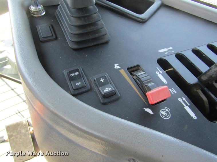 image for item DD8828 2011 Versatile 375 4WD tractor