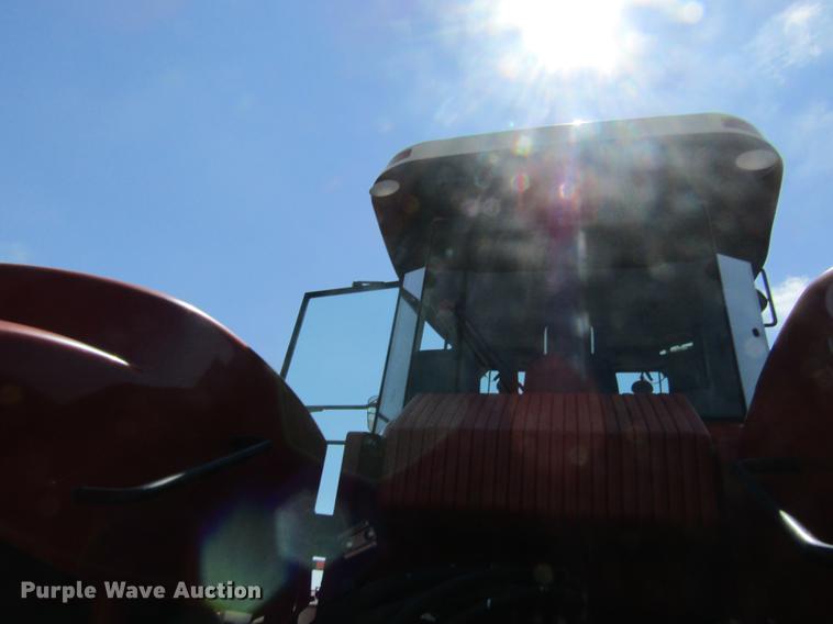 image for item DD8828 2011 Versatile 375 4WD tractor