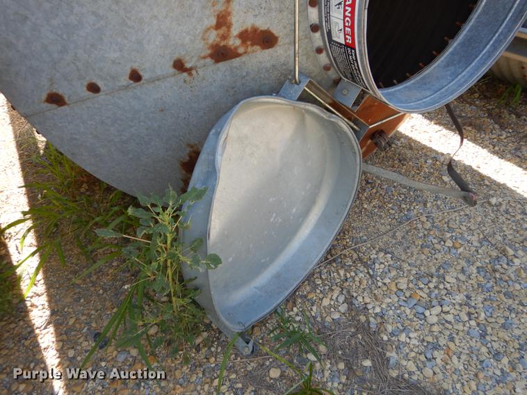 (2) Chore Time feed bins in Junction City, KS Item DE1790 sold