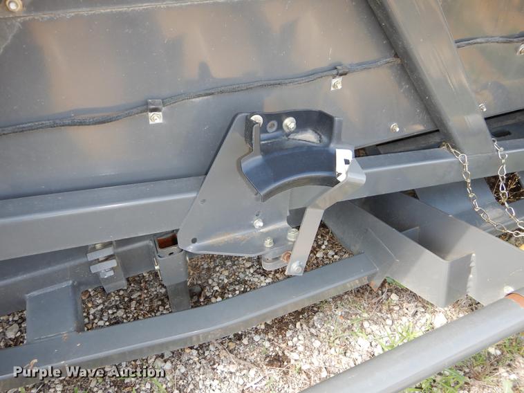 image for item DE1792 2012 Challenger CH1230 corn head