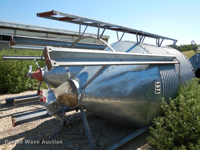 (2) Chore Time feed bins in Junction City, KS Item DE1825 sold