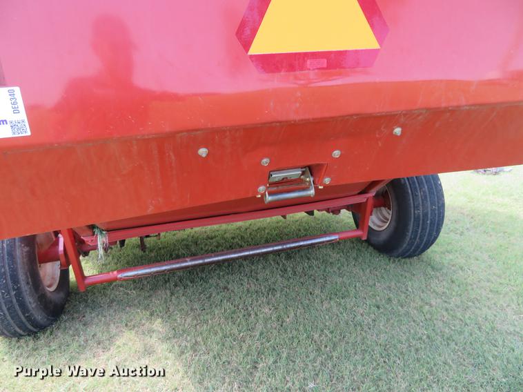 image for item DE6340 2008 Massey Ferguson Hesston 2756A round baler