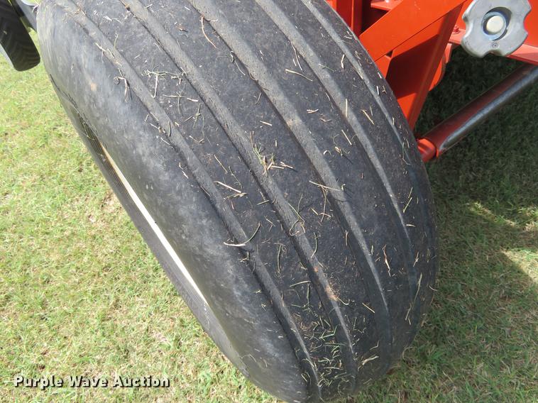 image for item DE6340 2008 Massey Ferguson Hesston 2756A round baler