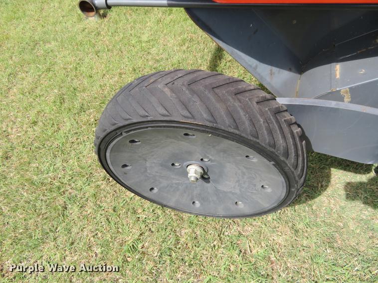 image for item DE6340 2008 Massey Ferguson Hesston 2756A round baler