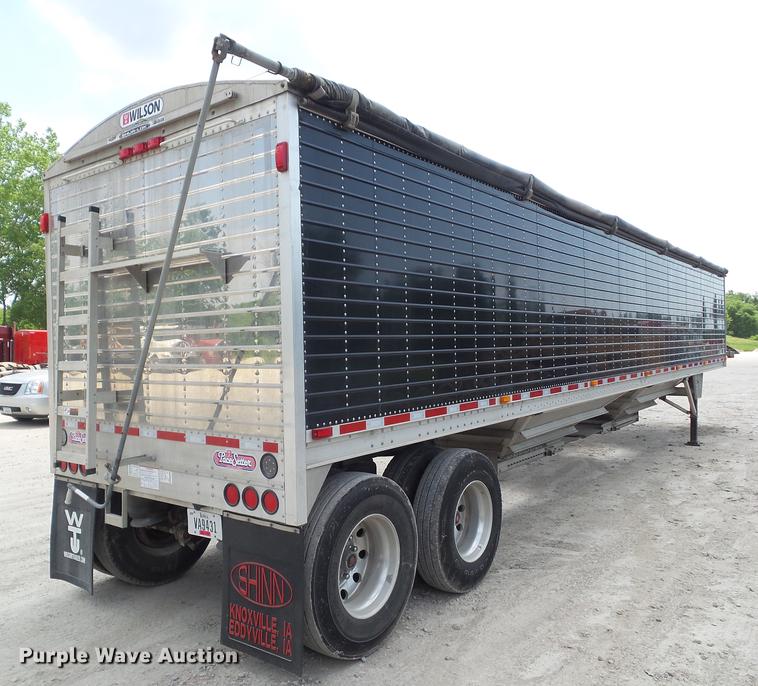 image for item DZ9347 2015 Wilson DWH 550B double hopper grain trailer