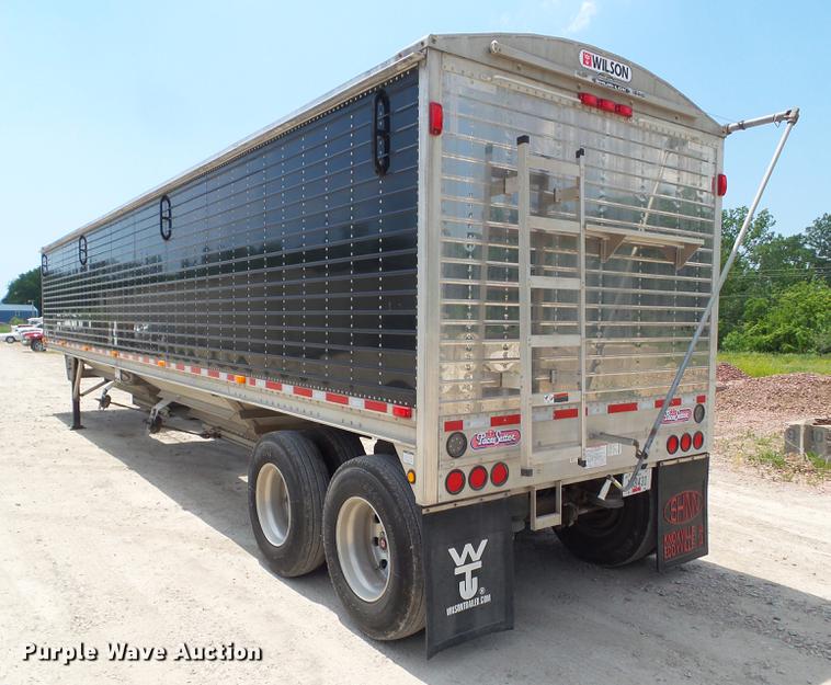 image for item DZ9347 2015 Wilson DWH 550B double hopper grain trailer