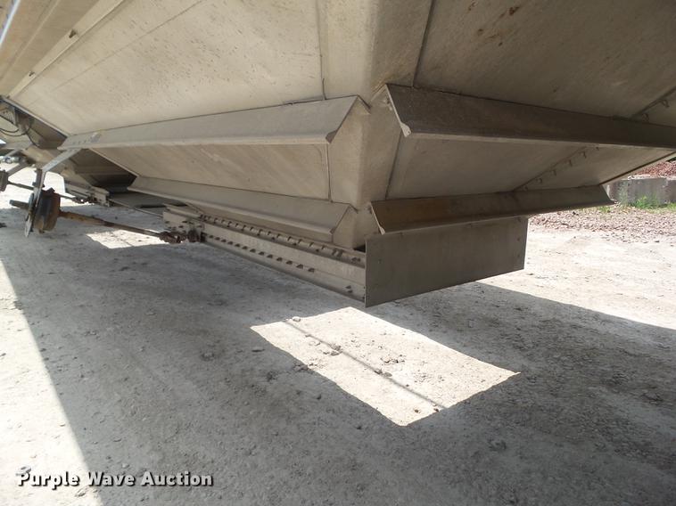 image for item DZ9347 2015 Wilson DWH 550B double hopper grain trailer