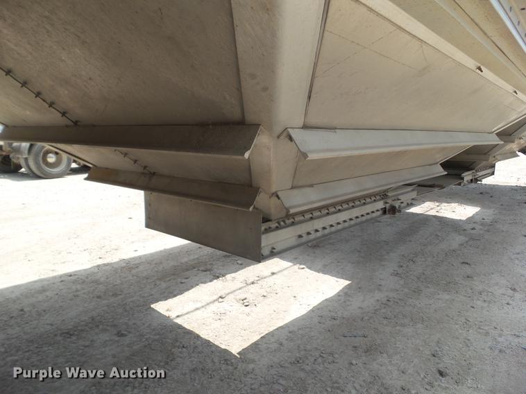 image for item DZ9347 2015 Wilson DWH 550B double hopper grain trailer