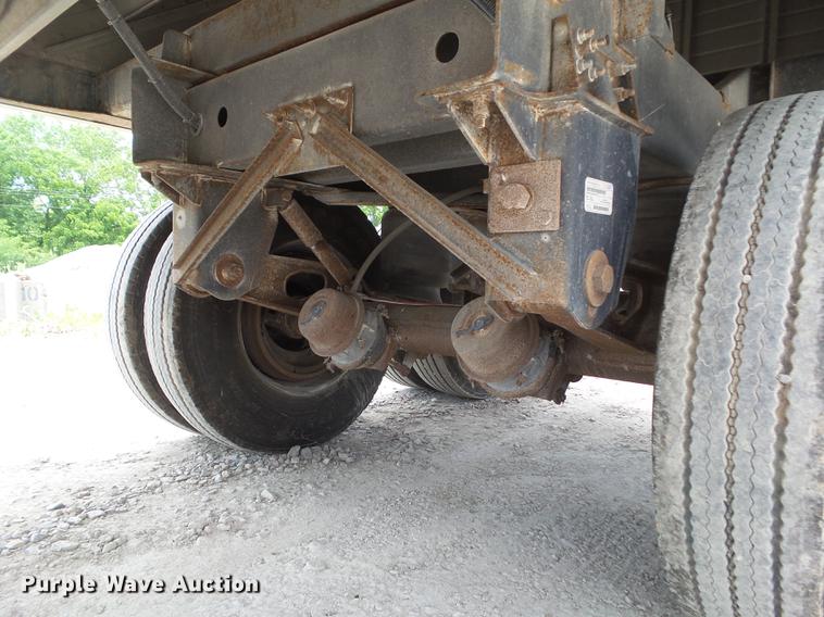 image for item DZ9347 2015 Wilson DWH 550B double hopper grain trailer