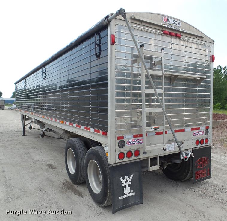 image for item DZ9347 2015 Wilson DWH 550B double hopper grain trailer