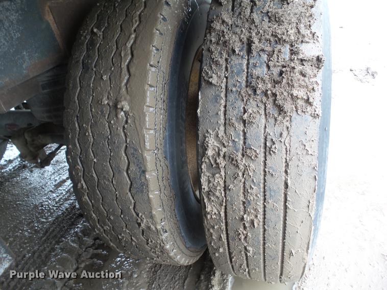 image for item DZ9369 1997 Dorsey enclosed tender trailer