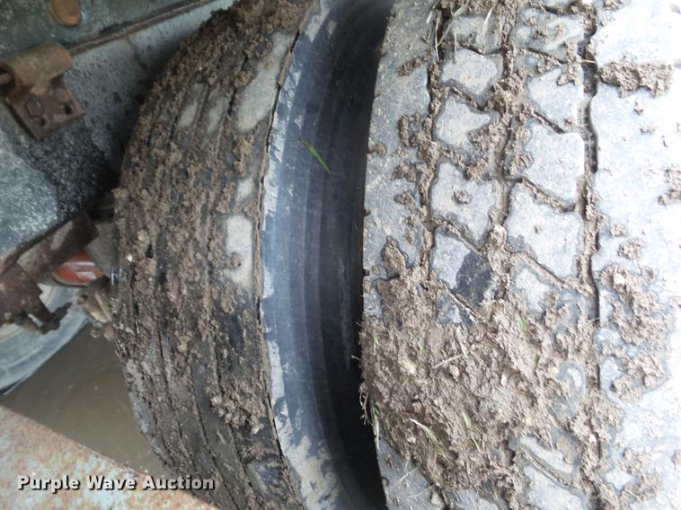 image for item DZ9369 1997 Dorsey enclosed tender trailer