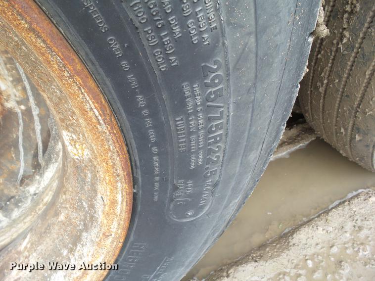 image for item DZ9369 1997 Dorsey enclosed tender trailer