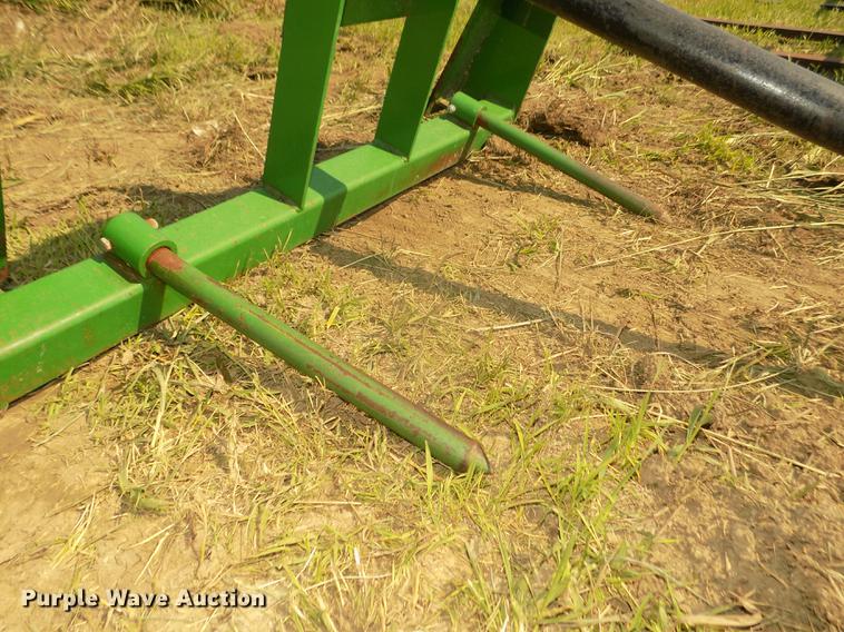 image for item DZ9509 Frontier bale spear