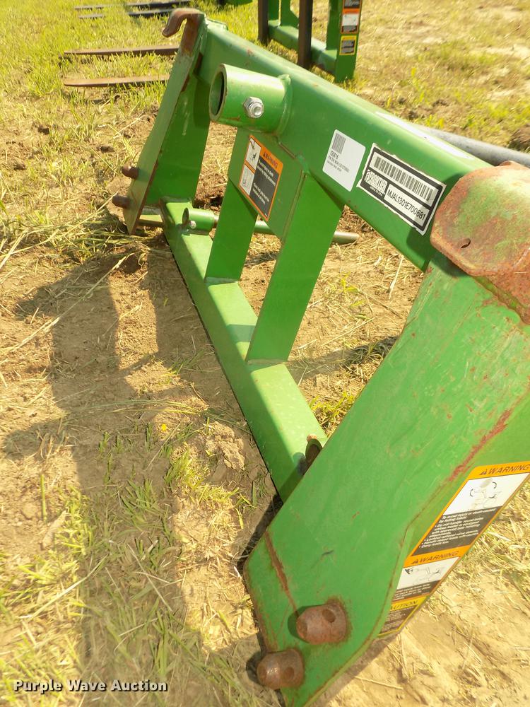 image for item DZ9509 Frontier bale spear