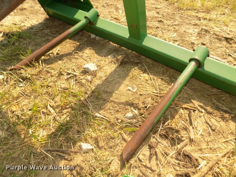 image for item DZ9510 Frontier bale spear