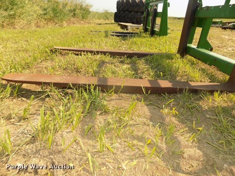 image for item DZ9511 Frontier pallet forks