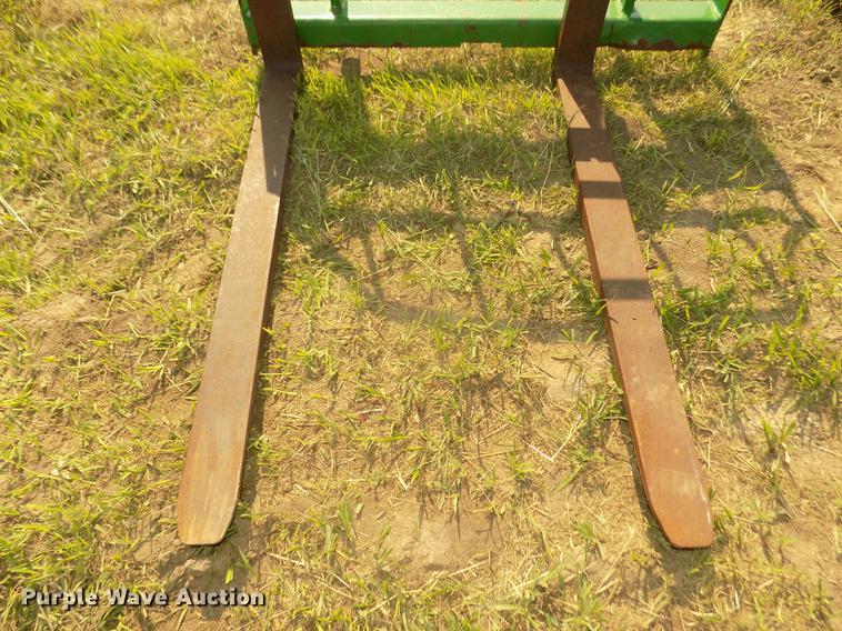 image for item DZ9511 Frontier pallet forks