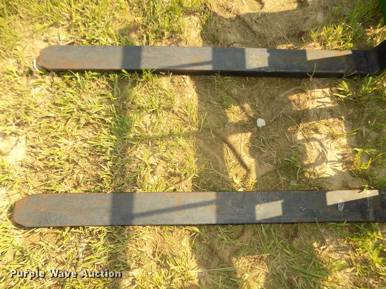 image for item DZ9512 2015 MDS 2615 pallet forks