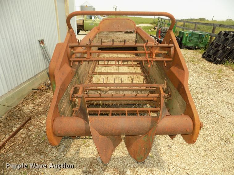 image for item DZ9518 John Deere L Series 51 manure spreader
