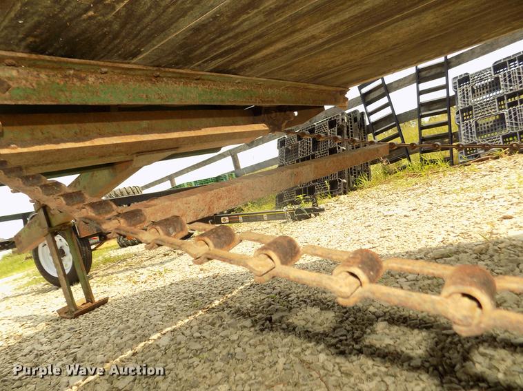 image for item DZ9518 John Deere L Series 51 manure spreader