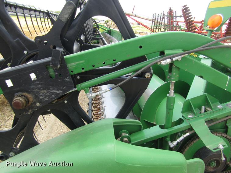 image for item EI9496 2013 John Deere 630F flex head