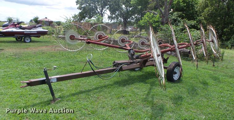 image for item EI9842 M&W RC456 hay rake