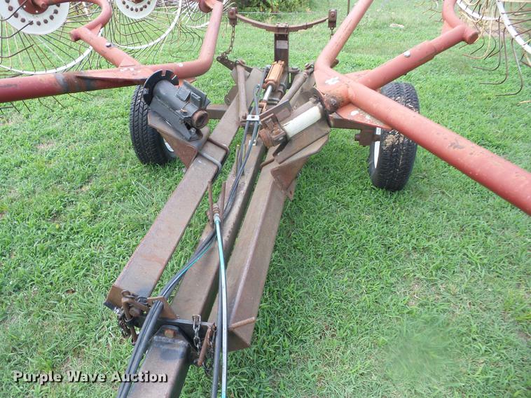 image for item EI9842 M&W RC456 hay rake