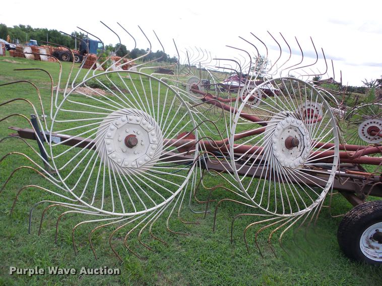 image for item EI9842 M&W RC456 hay rake