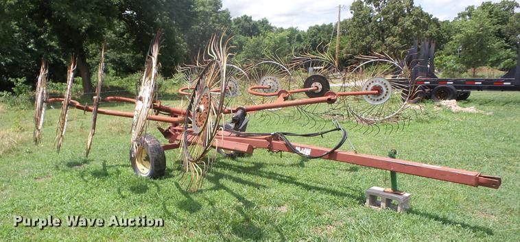 image for item EI9843 M&W hay rake