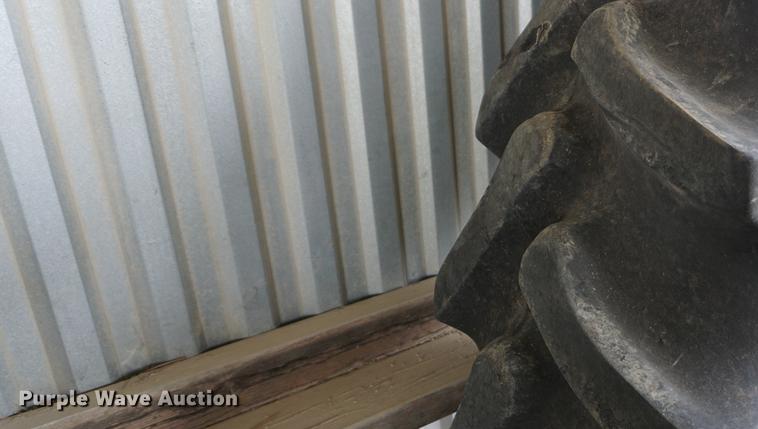 image for item EJ9372 Firestone 380/90R46 tires