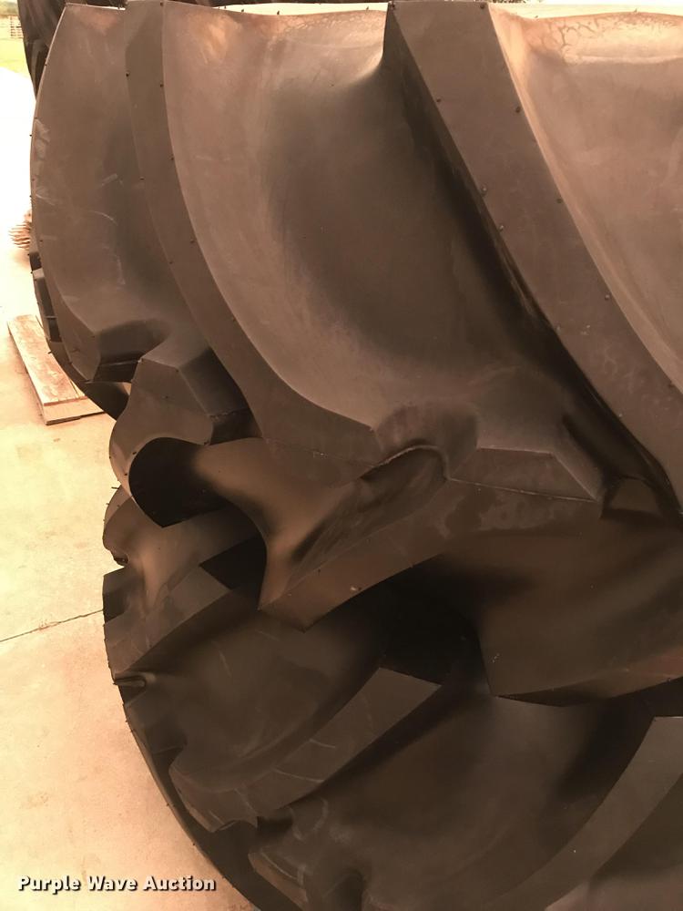 image for item G1219 (2) Firestone Champion Spade Grip 30.5L-32 R-2 tires