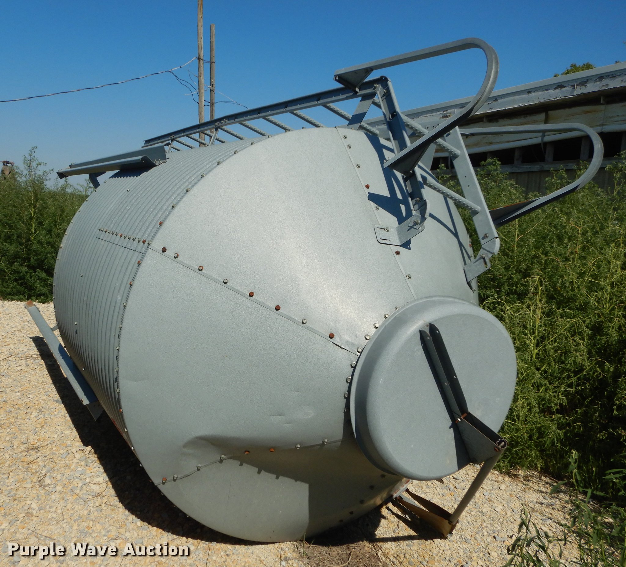 (2) Chore Time feed bins in Junction City, KS Item DE1825 sold