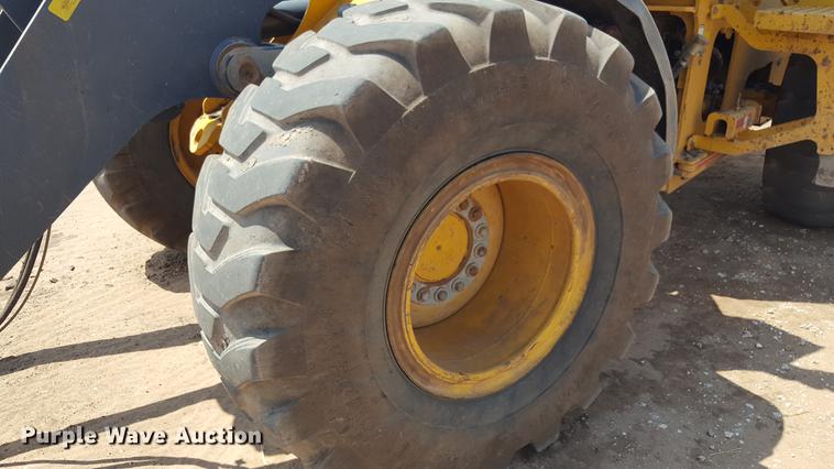 image for item DD1145 2010 John Deere 624K High Lift wheel loader