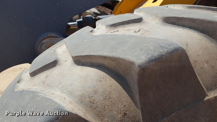 image for item DD1145 2010 John Deere 624K High Lift wheel loader