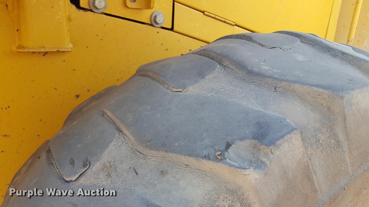 image for item DD1145 2010 John Deere 624K High Lift wheel loader