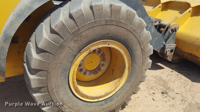 image for item DD1145 2010 John Deere 624K High Lift wheel loader