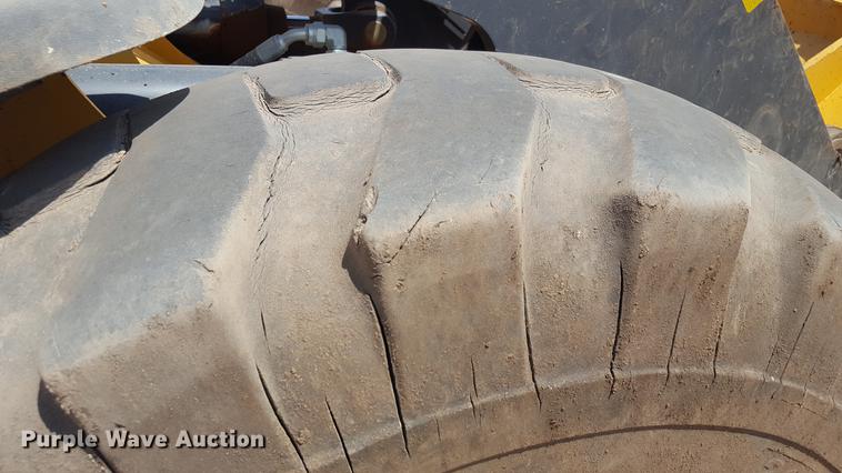 image for item DD1145 2010 John Deere 624K High Lift wheel loader