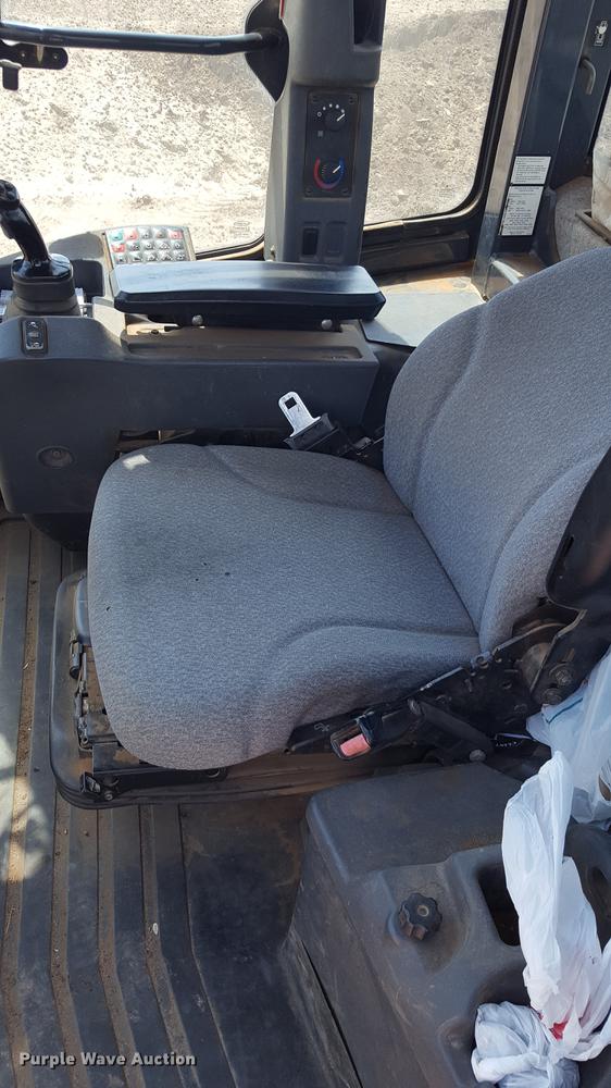 image for item DD1145 2010 John Deere 624K High Lift wheel loader