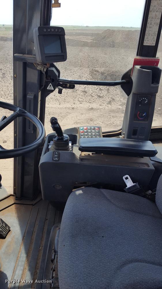 image for item DD1145 2010 John Deere 624K High Lift wheel loader