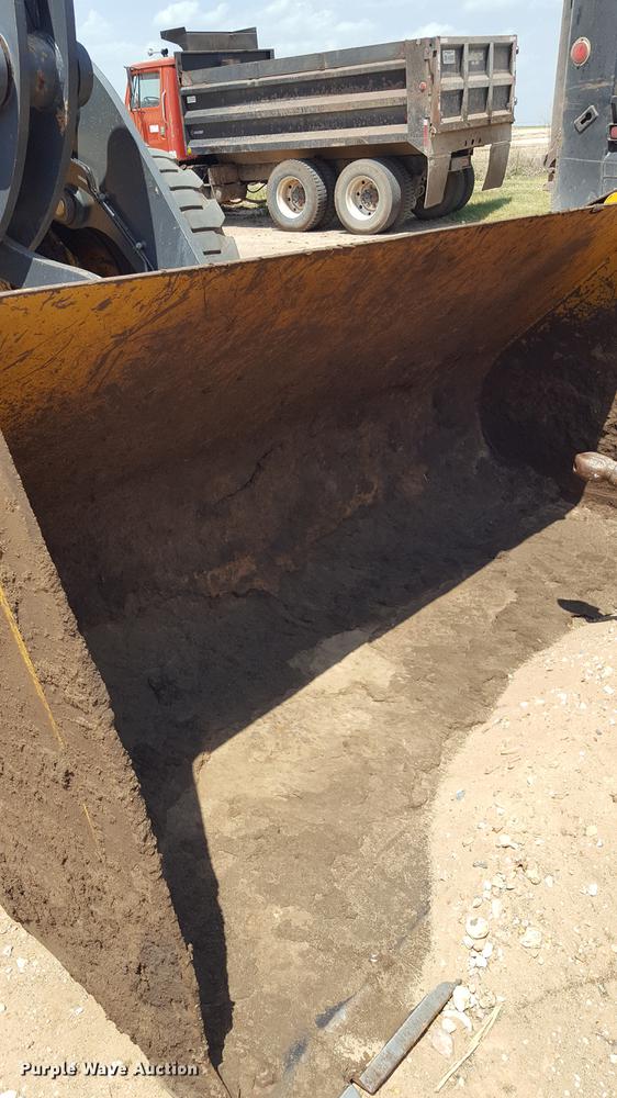 image for item DD1146 2010 John Deere 624K High Lift wheel loader