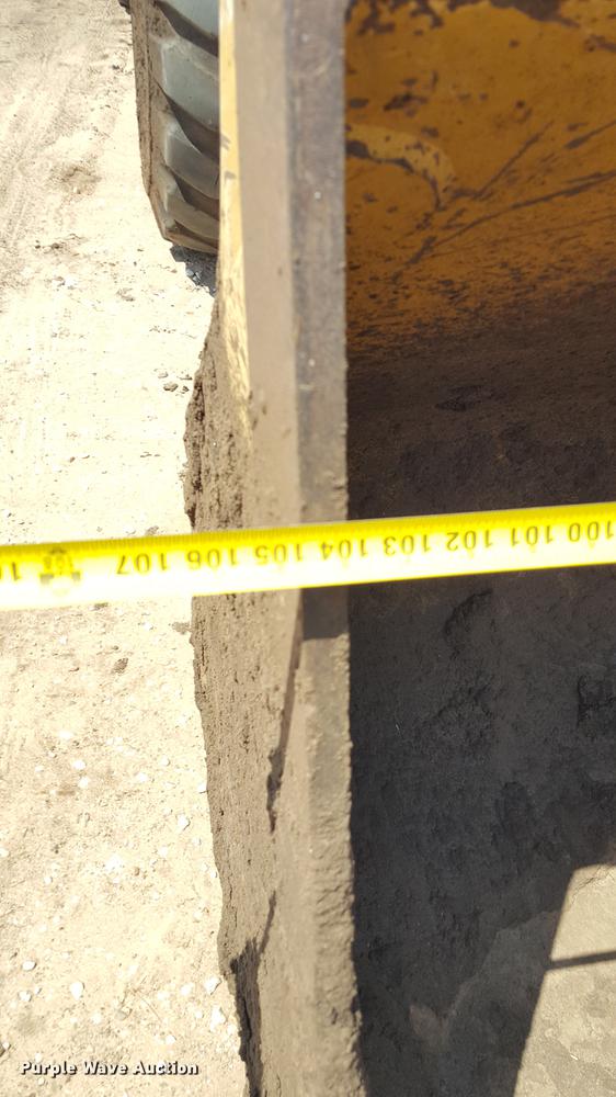 image for item DD1146 2010 John Deere 624K High Lift wheel loader