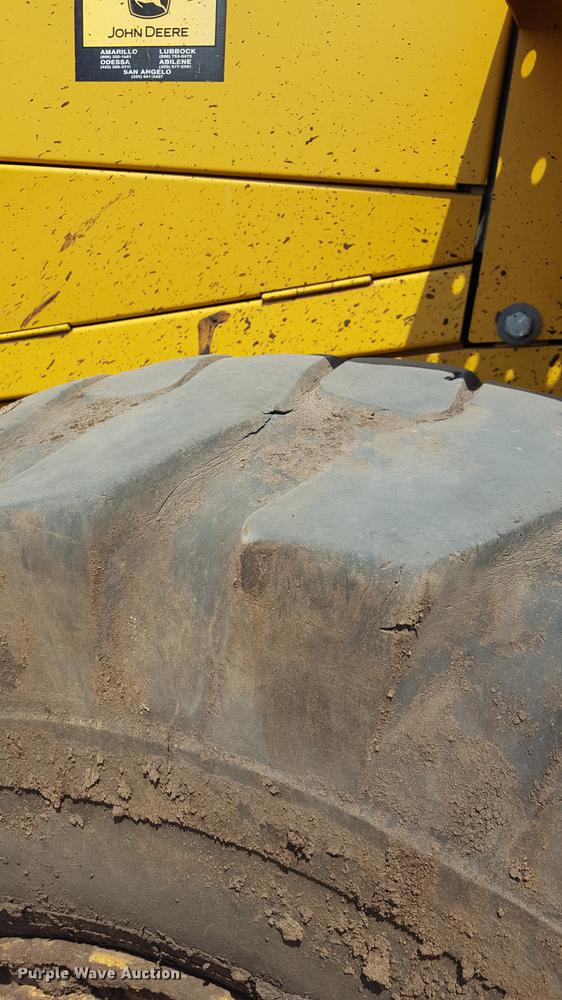 image for item DD1146 2010 John Deere 624K High Lift wheel loader