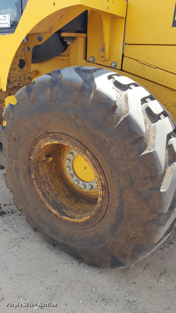 image for item DD1146 2010 John Deere 624K High Lift wheel loader