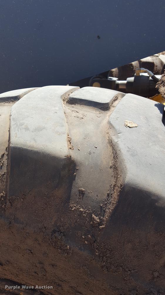 image for item DD1146 2010 John Deere 624K High Lift wheel loader